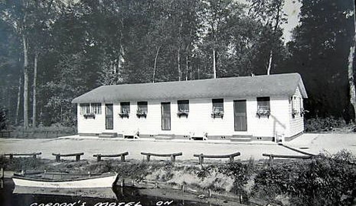 Curtis - Vintage Postcard (newer photo)